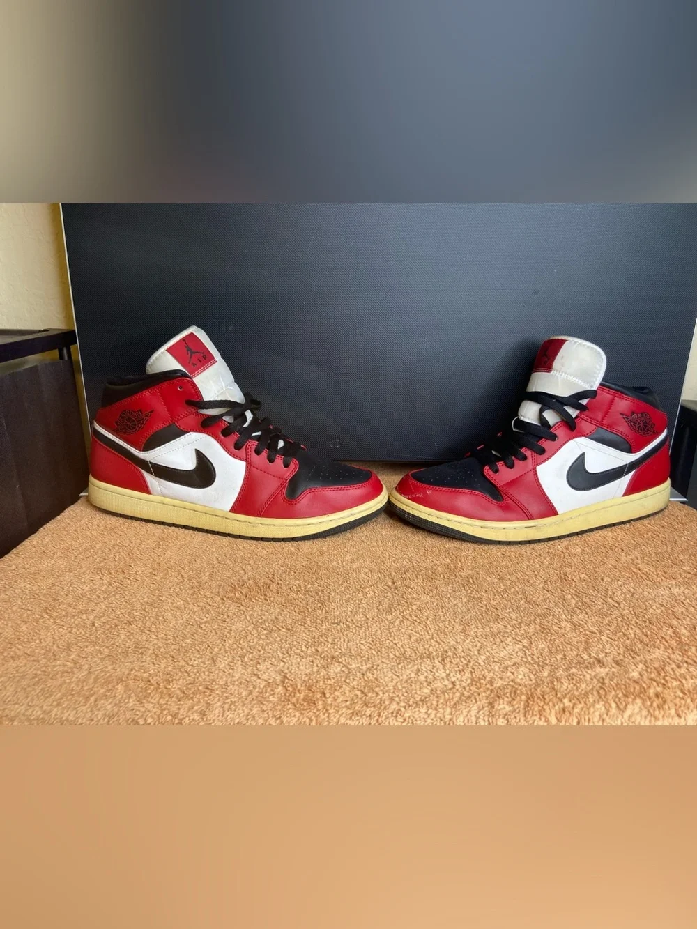 Nike Air Jordan 1 Mid Chicago Black Toe 2020 Men’s 11 554724-069